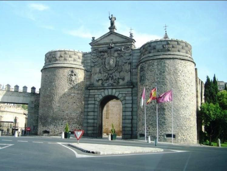 Puerta de Bisagra, Толедо